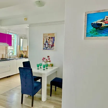 Acqua Santa Summerland Mamaia